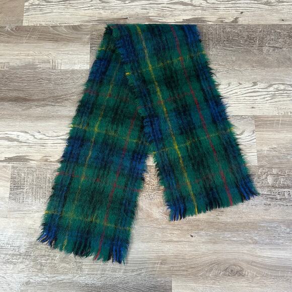 Creagaran Green Tartan Mohair Wool Fringe Scarf Made in Scotland Vintage Cozy - Picture 1 of 6